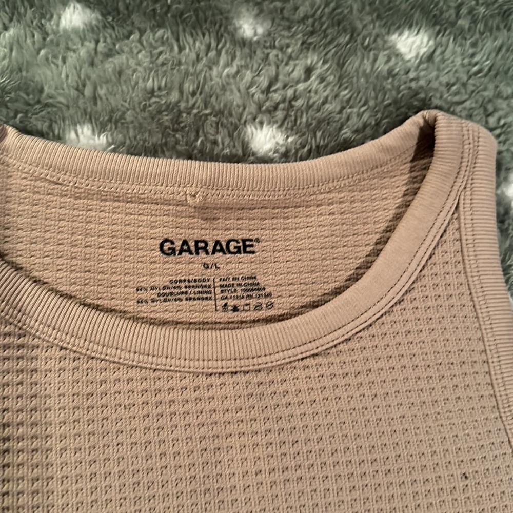 🌷2/22🌷Garage Ribbed Tank Top - Picture 2 of 5